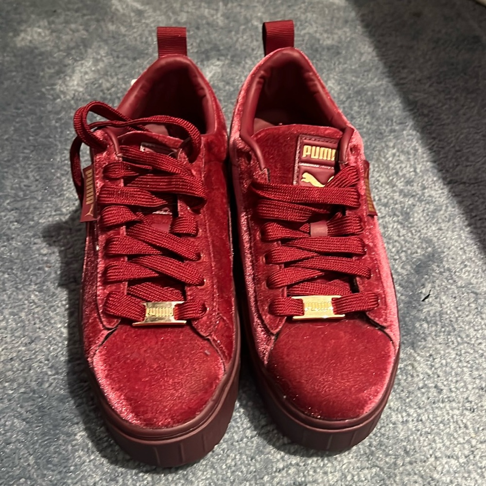 Puma Mayze Sneakers - 7.5 W Reddish/Burgandy